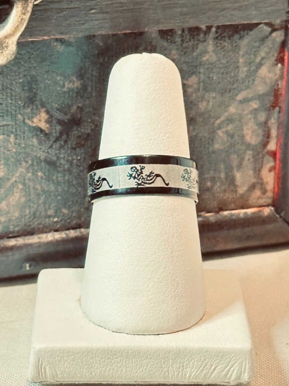 Lizard Iguana Black Silver Tone Band Ring Size 8.25 Men Women Unisex NWT Reptile